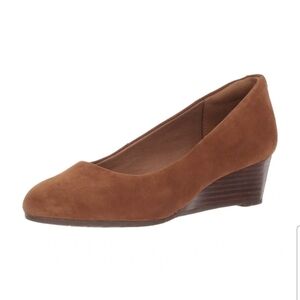 Clarks Vendra Bloom Brown Suede Wedge Pumps 9.5 Artisan Career Comfort Classic